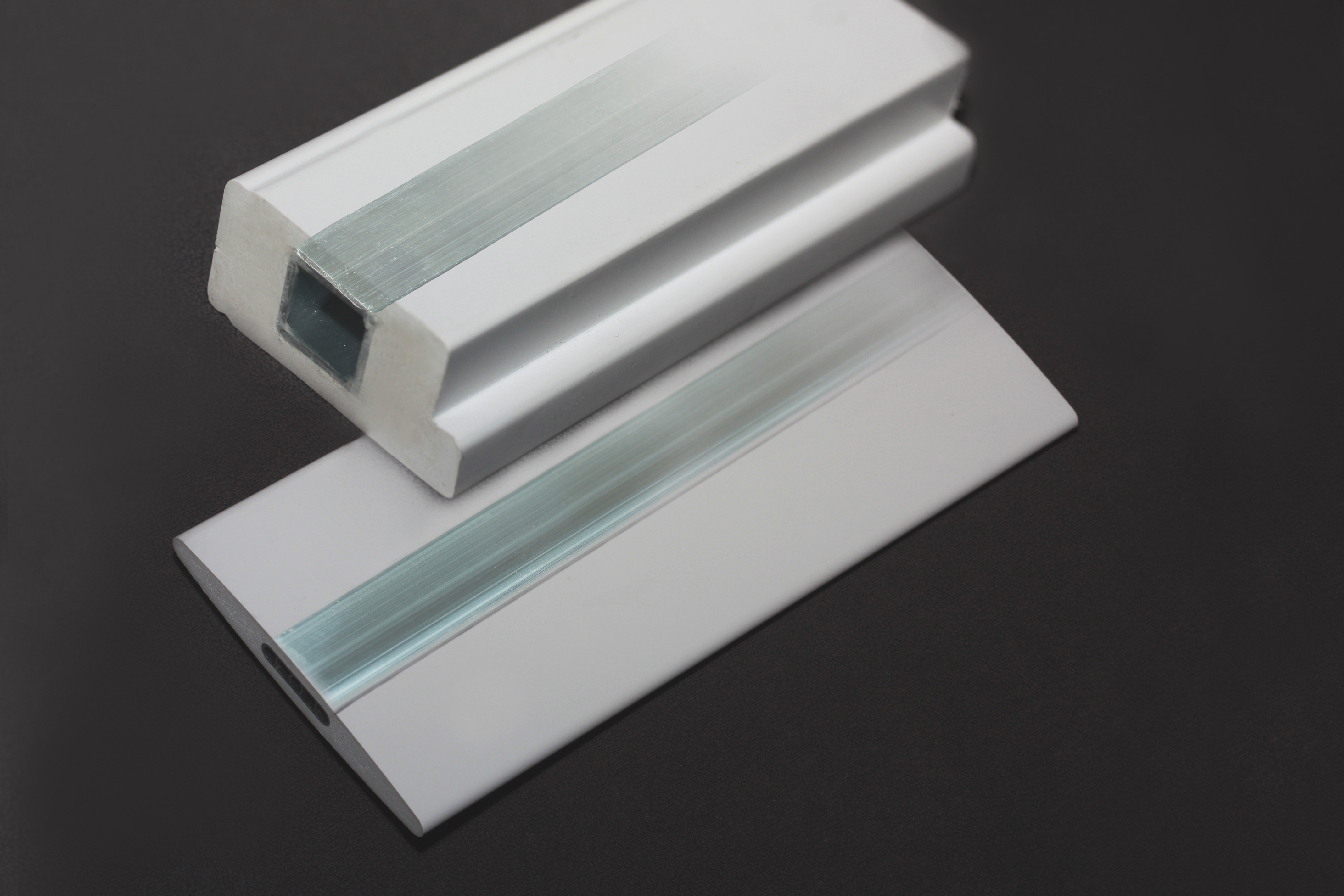 AlumaCore aluminum reinforcement core inside the shutter louver and stile profile